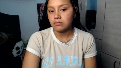Snapshot of sweett_candy1 chatting on 06-10-26, 02:23 sweett_candy1 online show from 06-10-26, 02:23