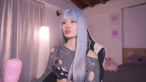 Cat independent model  online show from 10-02-25, 02:29
