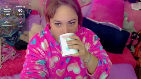 Snapshot of sweett_martina chatting on 03-06-25, 07:36 martina online show from 03-06-25, 07:36