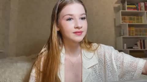 Lisa online show from 09-25-25, 04:54