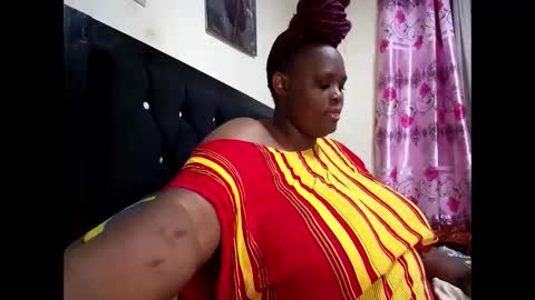 Snapshot of sweetthick_2 chatting on 02-07-26, 07:06 PEACHES online show from 02-07-26, 07:06