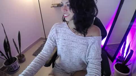Snapshot of sweettianna chatting on 09-12-25, 01:55 shamanta Independent modelHelp me reach 100 thumbs up online show from 09-12-25, 01:55