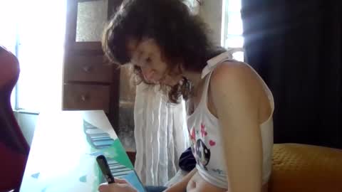 Snapshot of sweettoothtrixie chatting on 01-10-26, 08:10 Sweet Tooth Trixie online show from 01-10-26, 08:10