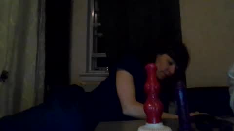 Snapshot of sweettoothtrixie chatting on 02-10-26, 03:32 Sweet Tooth Trixie online show from 02-10-26, 03:32