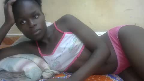 Snapshot of sweetvallerie chatting on 02-23-25, 01:32 sweetvallerie online show from 02-23-25, 01:32