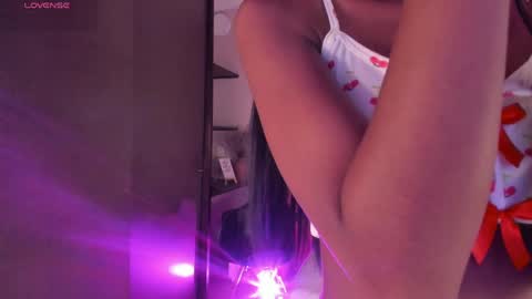 Snapshot of sweetviolet___ chatting on 06-01-26, 12:07 sweetviolet___ online show from 06-01-26, 12:07