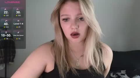 Snapshot of sweety_bettyyy chatting on 07-01-26, 11:01 Betty online show from 07-01-26, 11:01