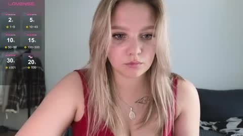 Snapshot of sweety_bettyyy chatting on 07-06-26, 11:07 Betty online show from 07-06-26, 11:07