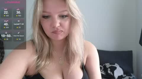 Snapshot of sweety_bettyyy chatting on 07-08-26, 04:06 Betty online show from 07-08-26, 04:06