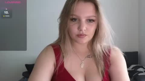 Snapshot of sweety_bettyyy chatting on 07-09-26, 11:03 Betty online show from 07-09-26, 11:03