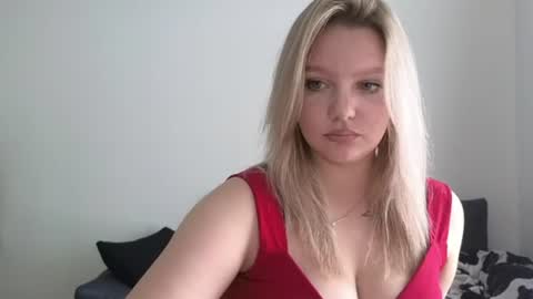 Snapshot of sweety_bettyyy chatting on 07-10-26, 04:06 Betty online show from 07-10-26, 04:06