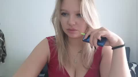 Snapshot of sweety_bettyyy chatting on 07-24-26, 04:43 Betty online show from 07-24-26, 04:43