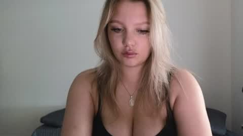 Snapshot of sweety_bettyyy chatting on 07-31-26, 04:56 Betty online show from 07-31-26, 04:56