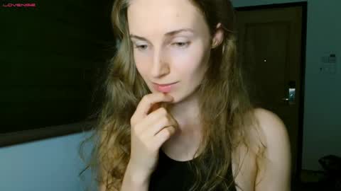 Snapshot of sweety_fruits chatting on 02-25-25, 05:25 sweety_fruits online show from 02-25-25, 05:25