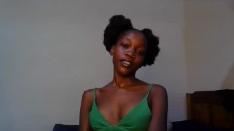 Snapshot of sweety_melanin chatting on 05-10-26, 08:47 Vickky online show from 05-10-26, 08:47