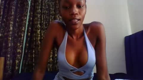 Snapshot of sweety_melanin chatting on 05-16-26, 12:37 Vickky online show from 05-16-26, 12:37