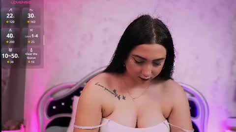Snapshot of sweety_sasha18 chatting on 06-23-26, 05:33 Sasha online show from 06-23-26, 05:33