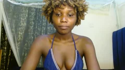Snapshot of sweety_spixxy chatting on 05-11-26, 10:21 Dolly online show from 05-11-26, 10:21