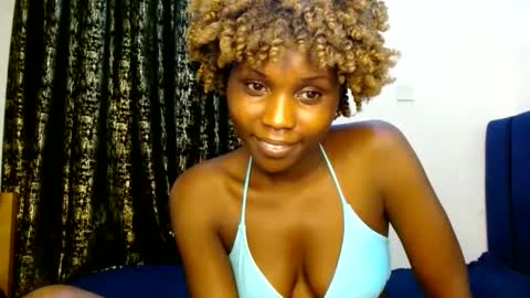 Snapshot of sweety_spixxy chatting on 06-03-26, 06:24 Dolly online show from 06-03-26, 06:24