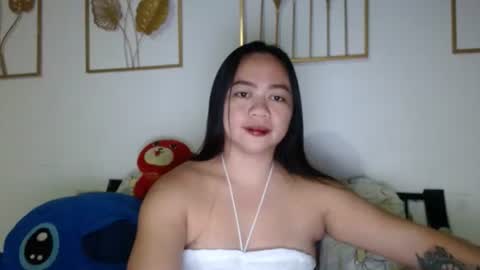 Snapshot of sweetyasian_ chatting on 09-12-25, 02:17 stacey online show from 09-12-25, 02:17