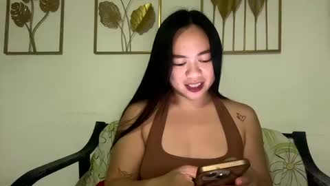 Snapshot of sweetyasian_ chatting on 10-10-25, 03:11 stacey online show from 10-10-25, 03:11