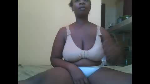 Snapshot of sweetyass25 chatting on 10-02-25, 06:53 sweetyass25 online show from 10-02-25, 06:53