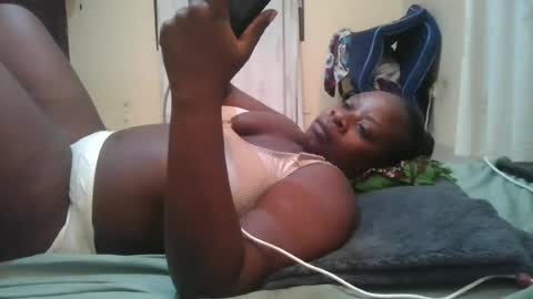 sweetyass25 online show from 06-12-26, 05:56