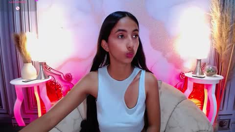 Snapshot of sweetylally chatting on 09-09-25, 01:54 LAURA online show from 09-09-25, 01:54