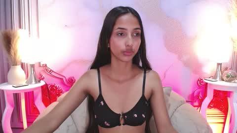 Snapshot of sweetylally chatting on 09-17-25, 12:29 LAURA online show from 09-17-25, 12:29