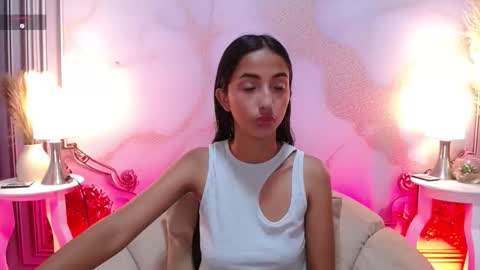 Snapshot of sweetylally chatting on 09-20-25, 12:06 LAURA online show from 09-20-25, 12:06