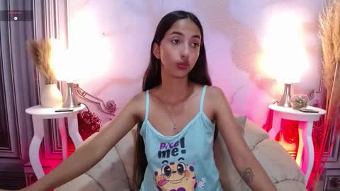 Snapshot of sweetylally chatting on 09-29-25, 12:10 LAURA online show from 09-29-25, 12:10