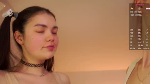 Snapshot of sweetyoops chatting on 05-31-26, 06:31 Astrid online show from 05-31-26, 06:31