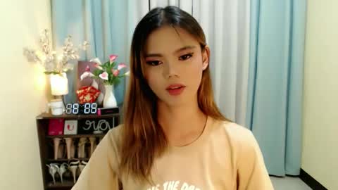 Megan online show from 04-06-26, 12:06