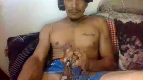 Snapshot of sweezybrown1 chatting on 10-08-25, 06:38 MR. SWEEZY online show from 10-08-25, 06:38