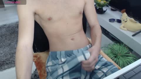 SwetLittleBoy4u online show from 04-06-26, 09:10