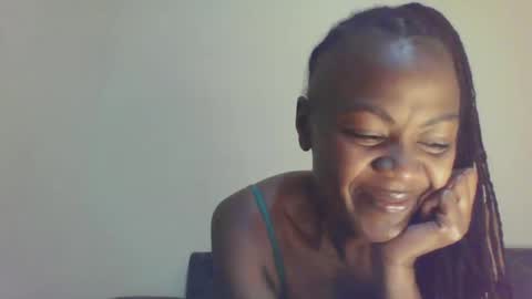 Snapshot of swtebony1 chatting on 01-22-25, 10:59 ALICIA online show from 01-22-25, 10:59