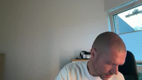 sx1904 online show from 10-17-25, 04:20