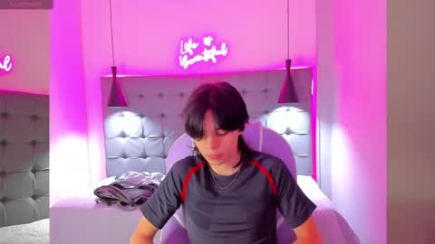 Snapshot of sylasfrost chatting on 11-26-25, 10:27 sylasfrost online show from 11-26-25, 10:27