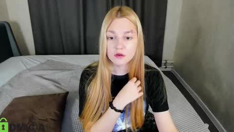 Sylvia online show from 10-19-25, 01:12