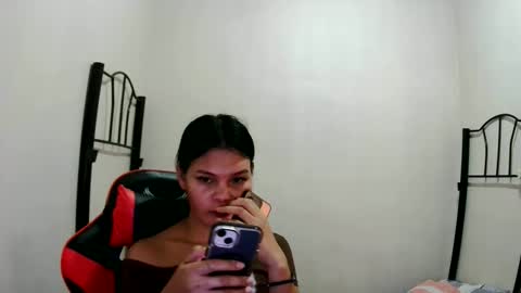 Snapshot of sylviafoxxx chatting on 05-19-26, 05:14 sylviafoxxx online show from 05-19-26, 05:14
