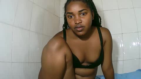 sylviasexy27 online show from 02-18-25, 12:15