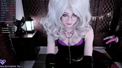 Sylvie online show from 01-12-25, 04:00