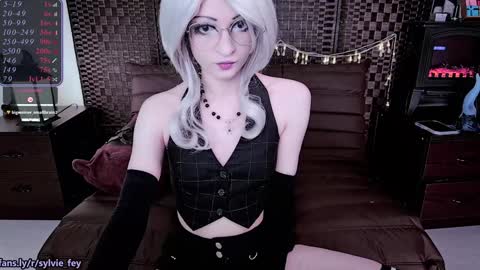 Sylvie online show from 01-18-25, 12:57