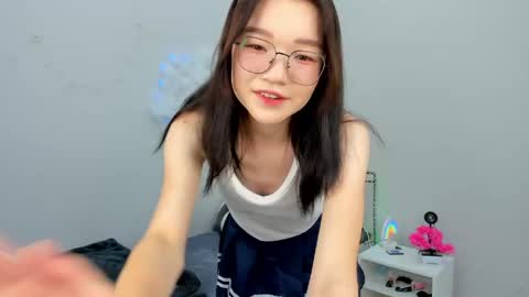 Snapshot of syuri_sun chatting on 06-04-26, 02:01 Yuki online show from 06-04-26, 02:01