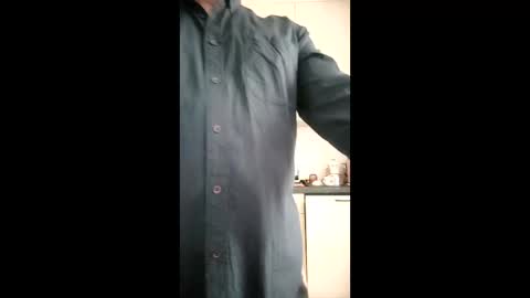 black sofa online show from 03-03-26, 11:16