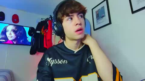 Snapshot of t0n3r chatting on 09-27-25, 02:27 TONER online show from 09-27-25, 02:27