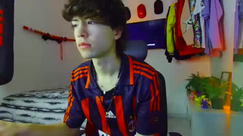 Snapshot of t0n3r chatting on 10-17-25, 02:04 TONER online show from 10-17-25, 02:04