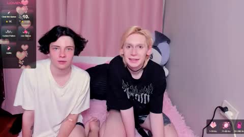 Snapshot of t3r1yak1_family chatting on 11-09-25, 01:04 Milan boy black hair Adam blondy online show from 11-09-25, 01:04