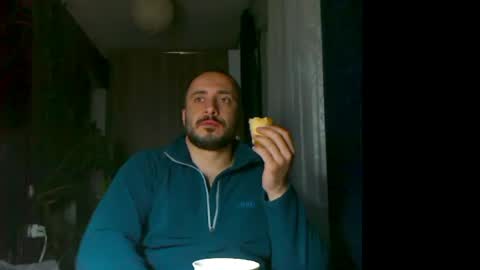 Huracane online show from 04-23-26, 04:09