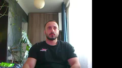 Huracane online show from 04-25-26, 03:42